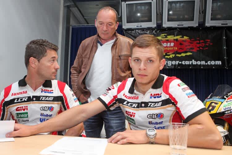 Sachsenring: Stefan Bradl stellte die Fireblade vor, links Cecchinello, dahinter Helmut Bradl
