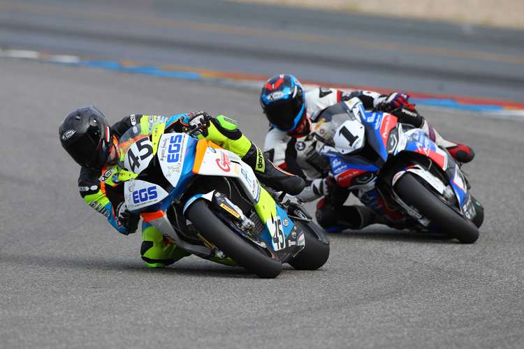 Jan Bühn vor Ilya Mikhalchik