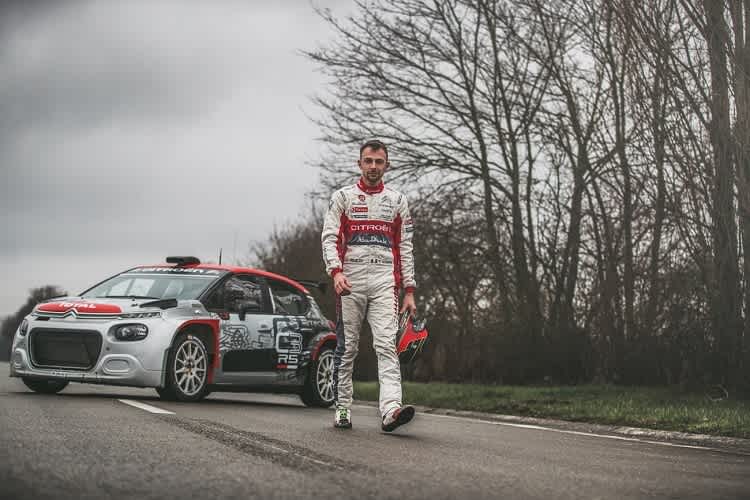 Stéphane Lefebvre vor dem neuen Citroën C3 R5