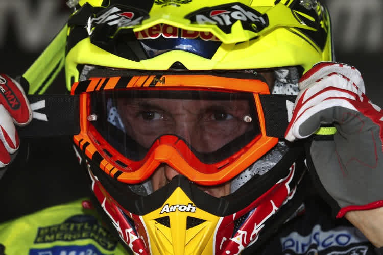 Am Ende von Lauf 2 musste Antonio Cairoli seine Rennbrille wegwerfen - Folie aufgebraucht