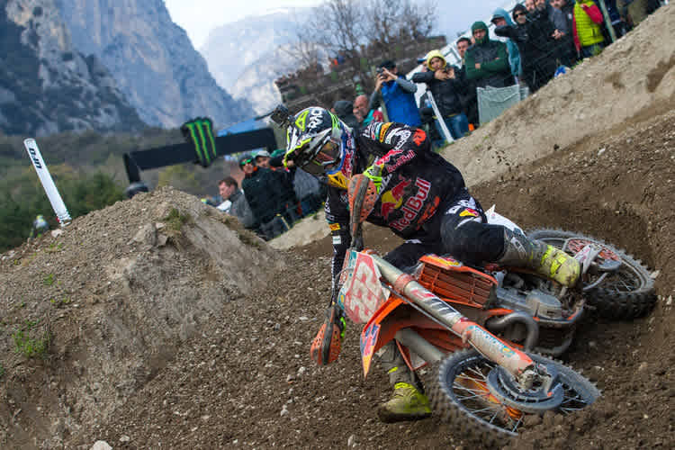 Antonio Cairoli gewinnt den ersten Lauf in Trentino