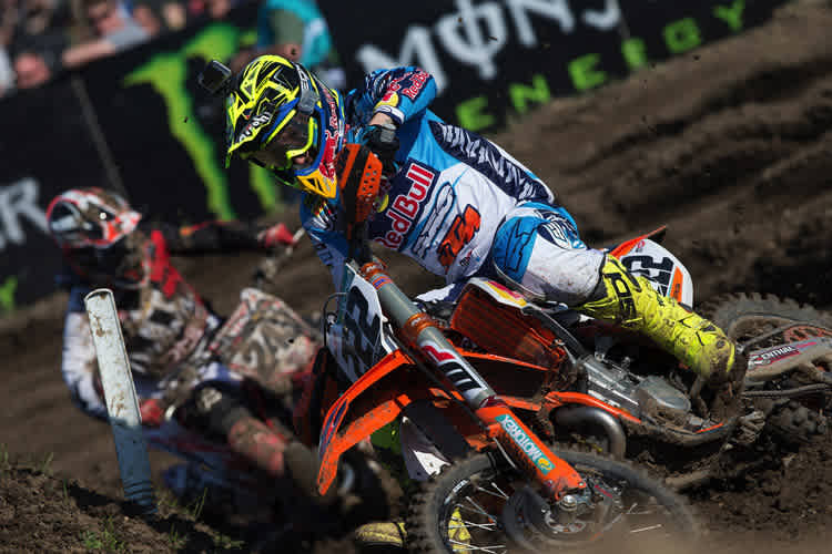 Antonio Cairoli gewinnt den ersten Lauf im Talkessel