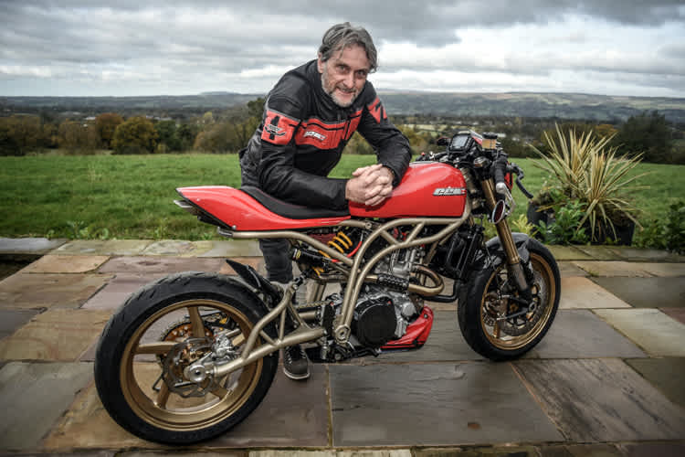 Carl Fogarty kehrt im August nach Castle Comb zurück