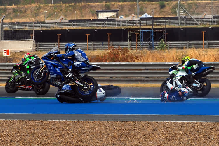 Kurz nach dem Start des Supersport-Rennens kam es zu dem Zwischenfall