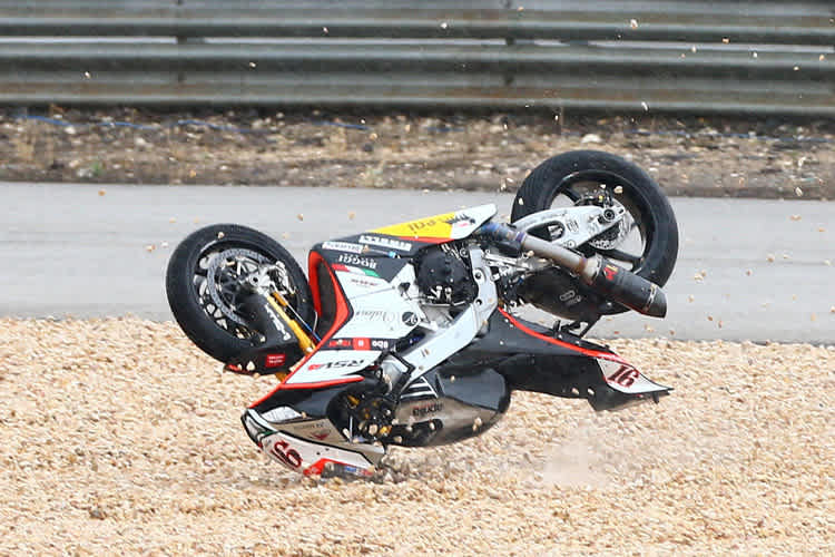 Kaum einer gibt es zu, aber Stürze reißen Fans von den Sitzen