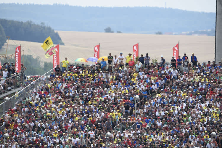 Die MotoGP-Fans auf den Tribünen am Sachsenring werden auch in diesem Jahr dank des Streckenradios stets mit aktuellen Informationen versorgt
