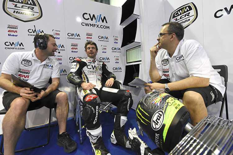Das CWM-LCR-Team mit Brian Harden, Cal Crutchlow und Crew-Chief Beefy Bourguignon