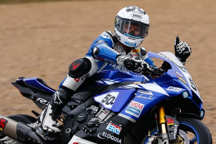 Damian Cudlin holt im Training Platz 1