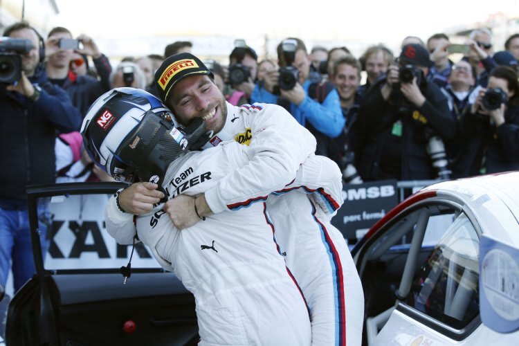 Philipp Eng (re.) beim Sieg in Oschersleben