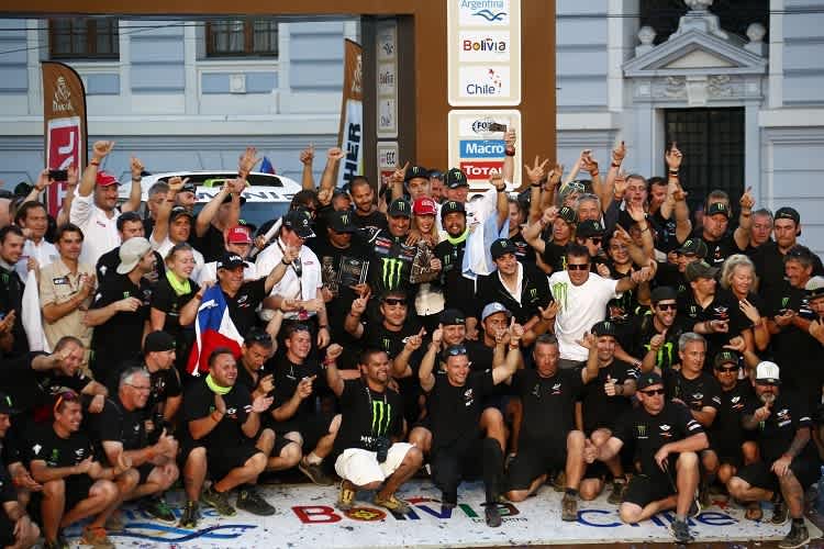 Der X-raid-Kader im Ziel