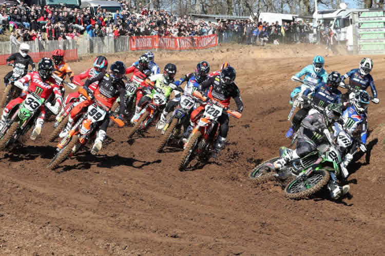 Clement Desalle zog in Lacapelle den 'holeshot'
