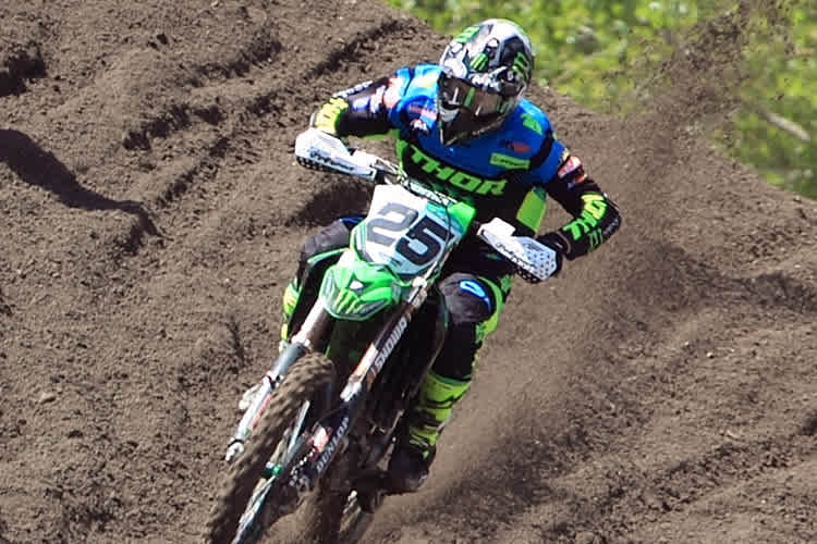 Clement Desalle steht in Ernée auf Pole