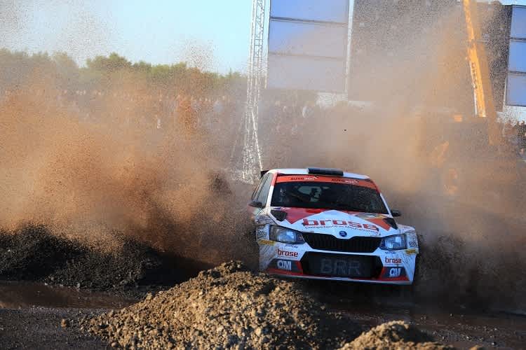 Dominik Dinkel mit Sieg in Sulingen an die Tabellenspitze