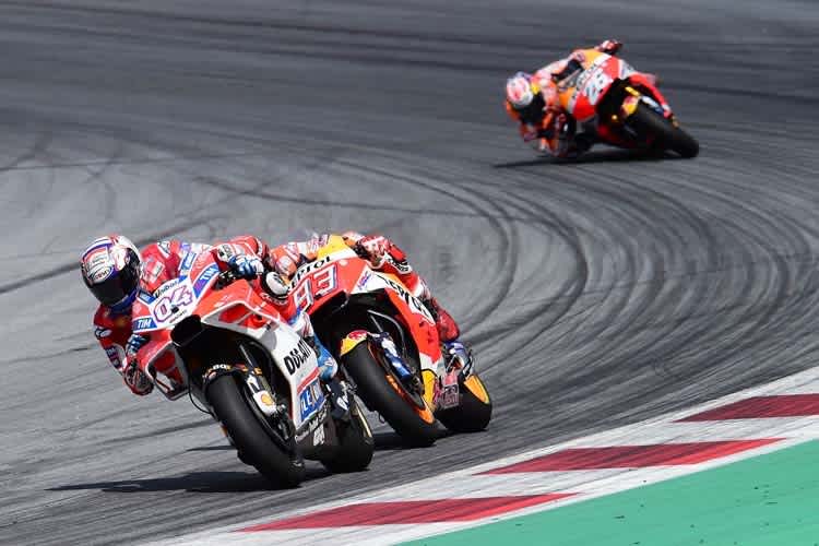 Dani Pedrosa (26) konnte keinen Angriff auf Dovizioso (4) und Márquez (93) starten