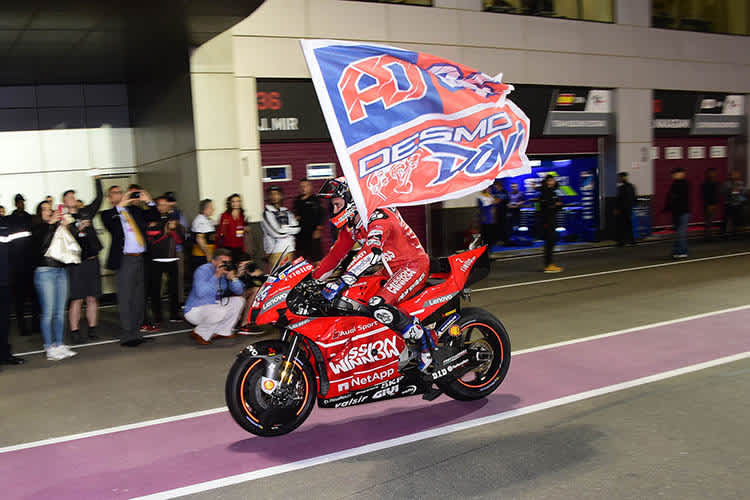 Andrea Dovizioso feiert einen Sieg im ersten Rennen