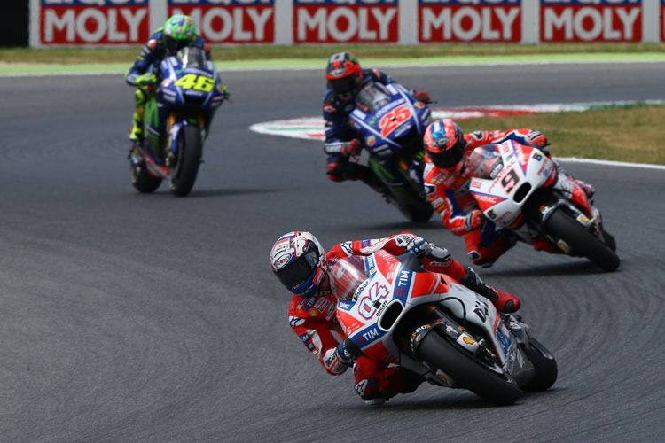 Packendes Rennen: Andrea Dovizioso vor Petrucci, Viñales und Rossi