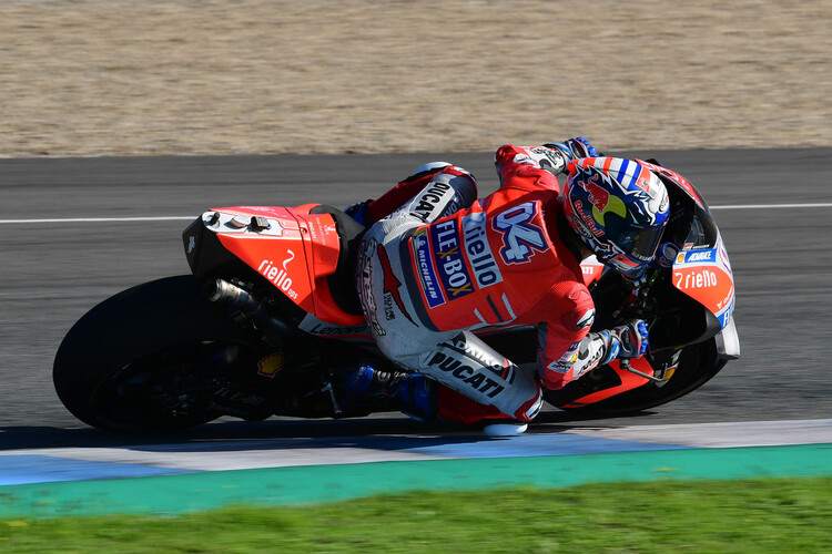 Andrea Dovizioso führt in Jerez