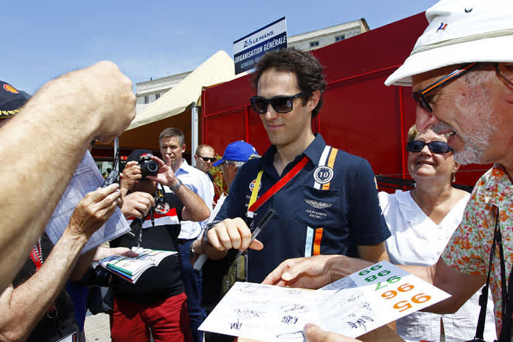 Bruno Senna startet im Werks-Aston Martin