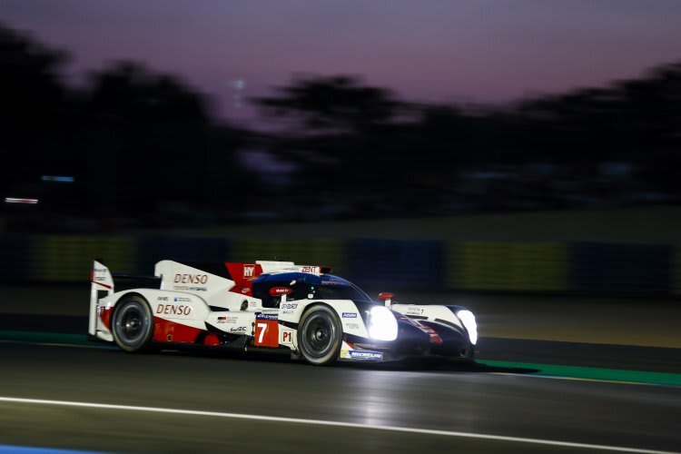 Pole-Position in Le Mans für den Toyota TS050 Hybrid von Mike Conway, Kamui Kobayashi und Stéphane Sarrazin