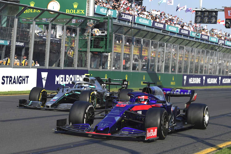 DRS mal offen, mal geschlossen: Bottas im Mercedes, Kvyat im Toro Rosso