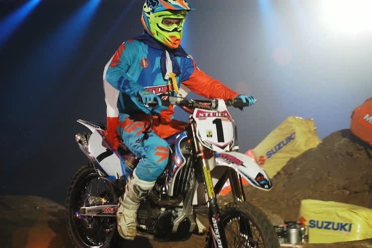 Greg Aranda gewann trotz des schlimmen Terroranschlags in Paris das Supercross in Stuttgart