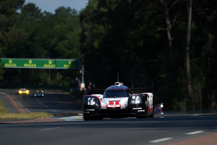 Der Porsche 919 Hybrid mit Neel Jani, André Lotterer und Nick Tandy