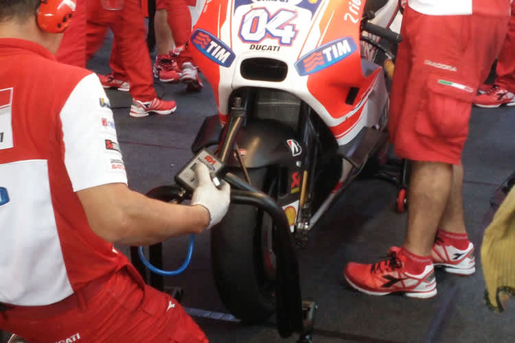 Die schwarzen Winglets an der Ducati von Dovizioso gestern in Katar