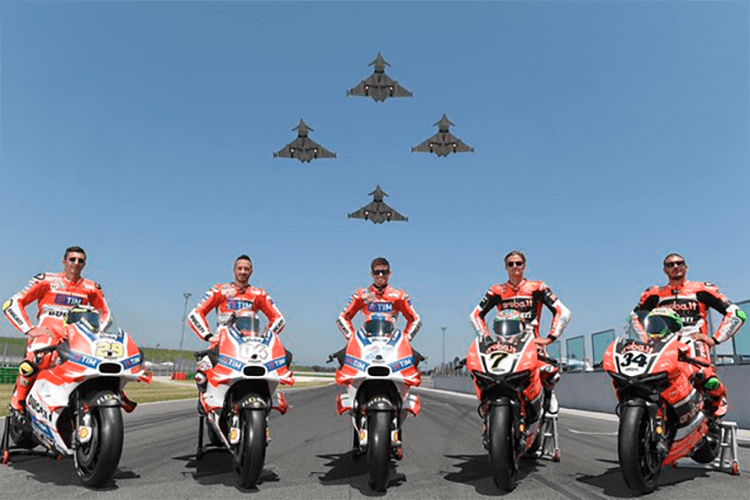 Die MotoGP-Piloten Iannone und Dovizioso, Testfahrer Casey Stoner und die Superbike-Asse Chaz Davies und Davide Giugliano 
