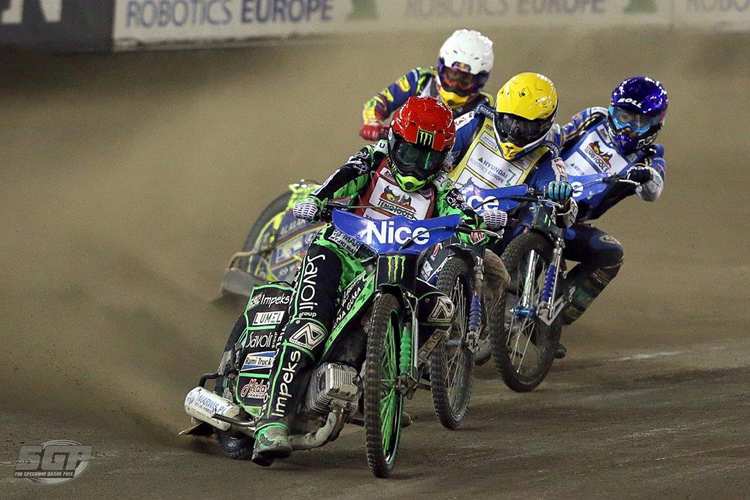 Während Patryk Dudek (Rot) 18 Punkte holte, gelangen Jason Doyle (Blau) nur zehn