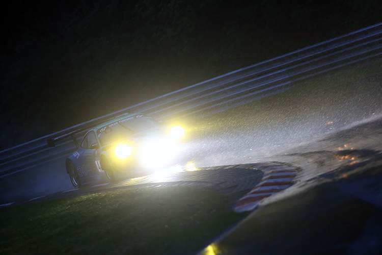 Sogar in der Nacht wird beim 24h-Qualirennen gefahren