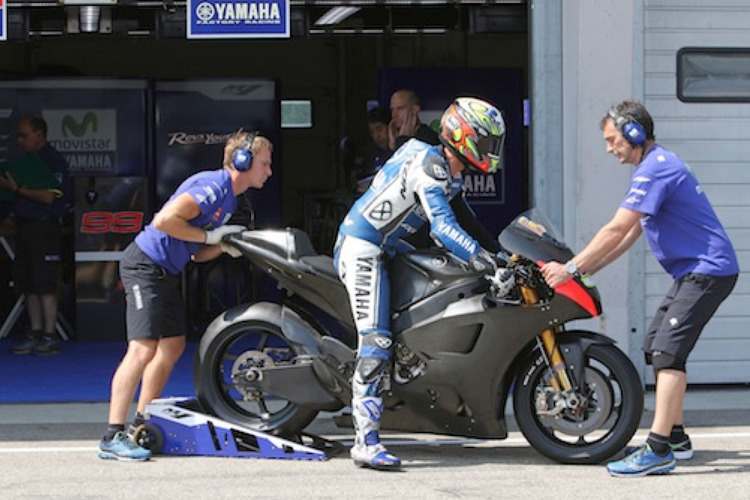 Colin Edwards testete heute auf dem Sachsenring