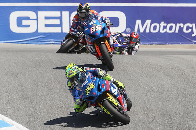 Toni Elias (im Bild vor Roger Hayden) darf wieder MotoGP-Luft schnuppern