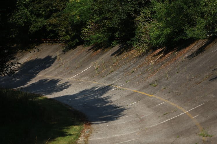 Das legendäre Banking des alten Layouts in Monza