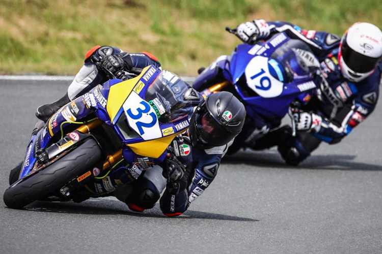 Max Enderlein vor Kevin Wahr