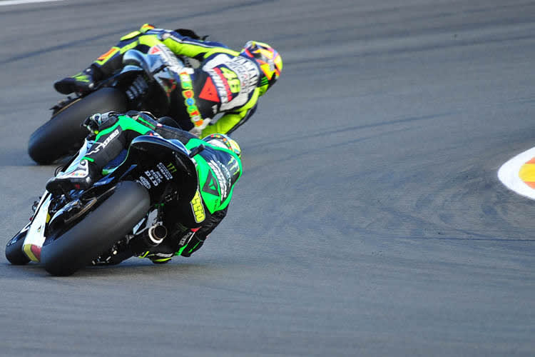 Valencia-Test: Pol Espargaró klemmte sich auch mal hinter Rossi