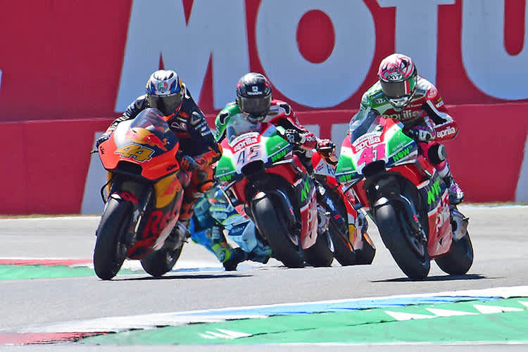 Bruderkampf: Pol Espargaró (44) gegen Aleix Espargaró (41) und Redding (45)