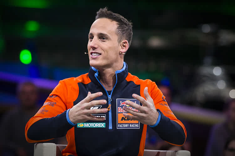 Pol Espargaró präsentiert in Hangar-7 die MotoGP-KTM für 2018