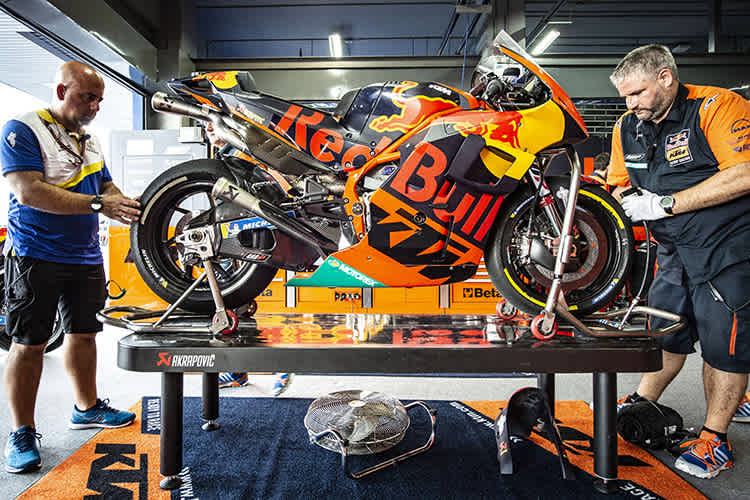 Die aktuelle KTM RC16 von Pol Espargaró beim Thailand-GP