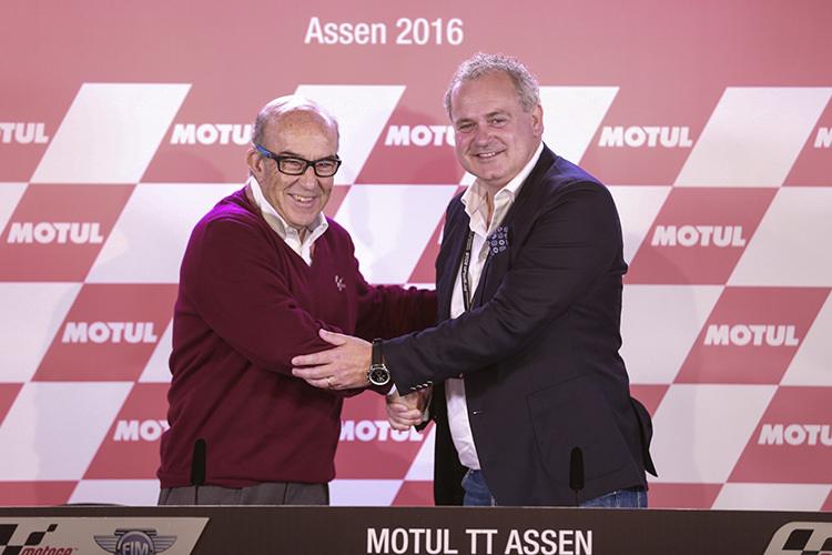 Dorna-CEO Carmelo Ezpeleta und Arjan Bos, Präsident von Board St Circuit Drenthe