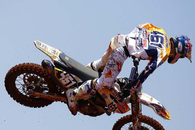 Romain Febvre (Husqvarna) fliegt zu seinem ersten Grand-Prix-Sieg
