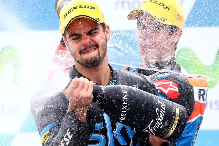 Fenatis Feierlichkeiten: Der Teamchef siegte in Misano, sein Pilot in Aragón