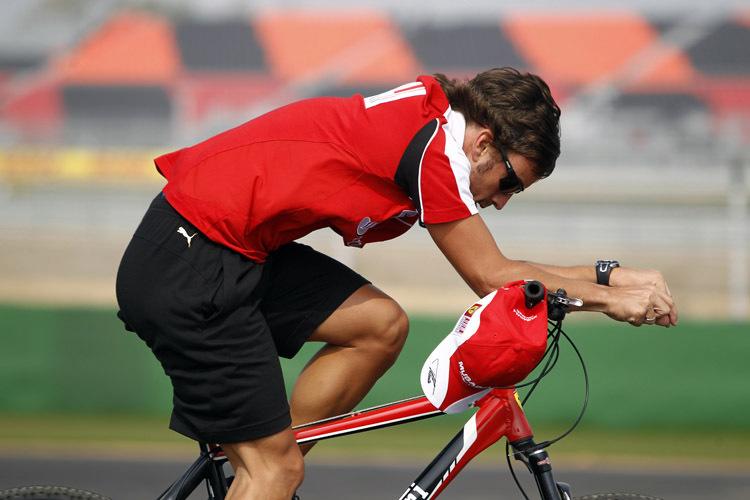 Fernando Alonso ist gerne auf zwei Rädern unterwegs