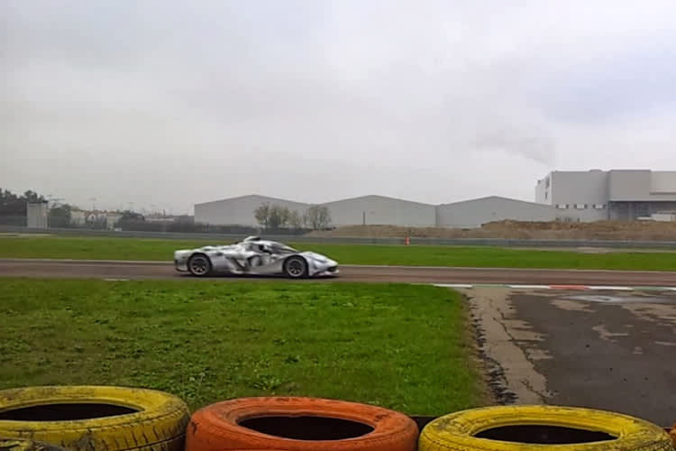 Pat Fry (rechts) mit Fernando Alonso und dessen Renningenieur Andrea Stella