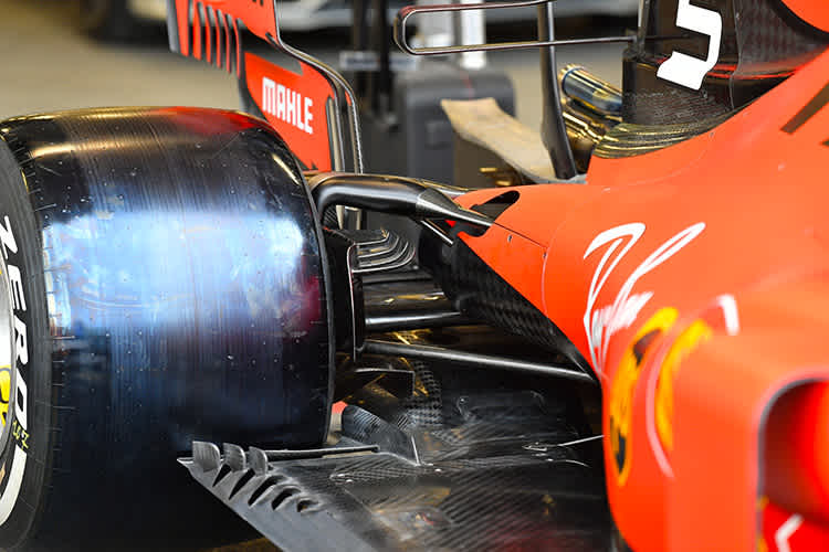 Neuer Unterboden am Ferrari in Baku