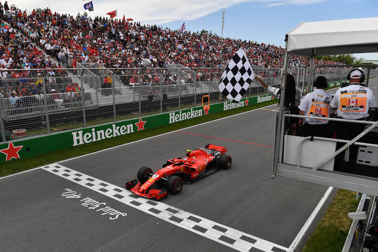 Winnie Harlow zeigt in Kanada Kimi Räikkönen die Zielflagge