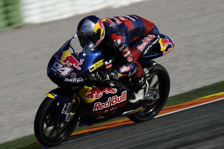 Jonas Folger 2011 im Red Bull-Ajo-Aprilia-Team auf der 125er