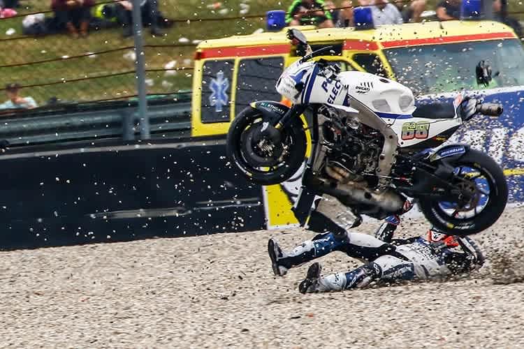 In Assen stürzte Yonny Hernandez in Führung liegend und kurz darauf auch mit seinem zweiten Bike