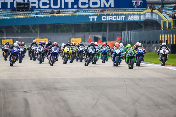 Start der IDM Supersport 600
