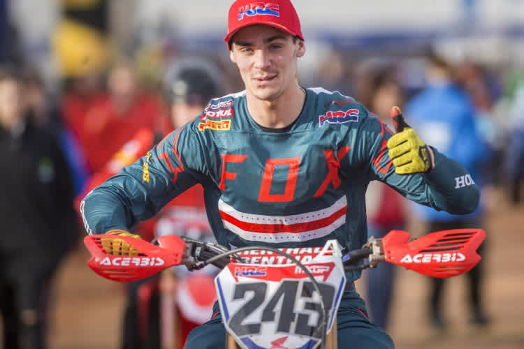 Gajsers Startnummer 243 symbolisiert den 24.3., den Geburtstag seines verstorbenen Bruders