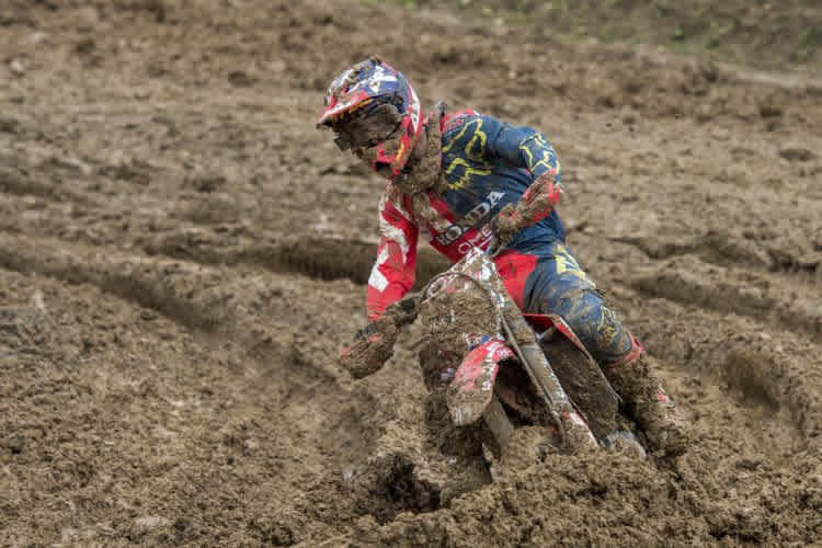 Tim Gajser gewann den ersten Lauf in Villars sous Ecot